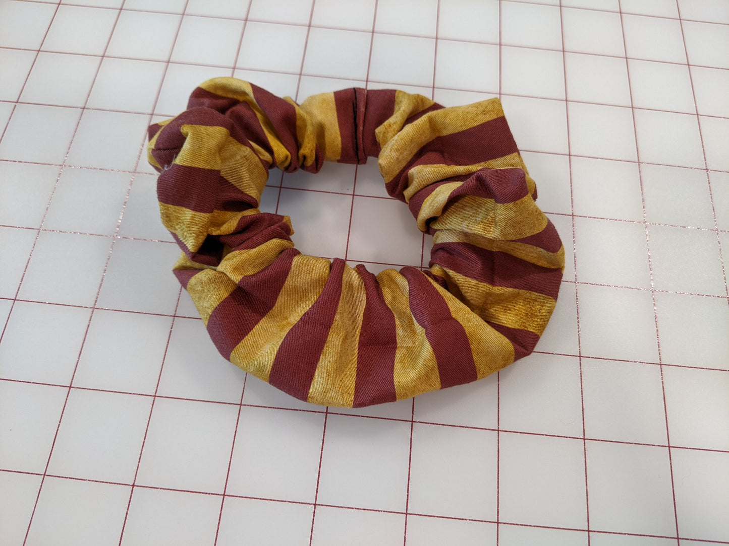 Scrunchie - Red/Gold Stripes